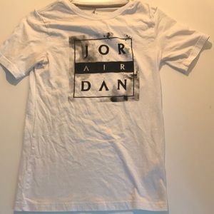 Boys Air Jordan Graphic Logo Tee!